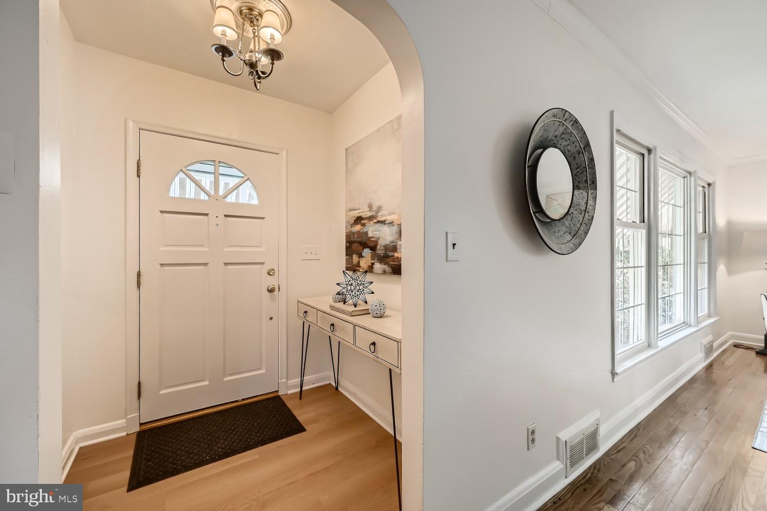 5 Greenbrier Road Towson, MD 21286 - Photo 4 of 31 Gallery Image 4