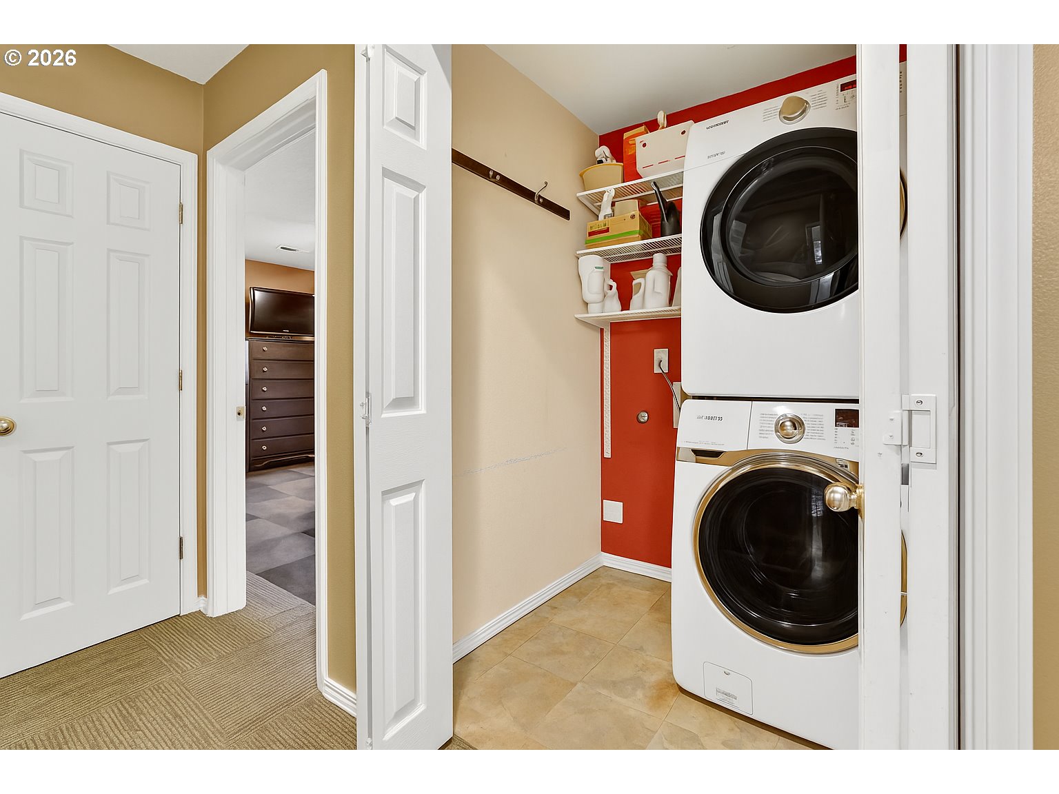 1620 Southwest Maplecrest Drive Portland, OR 97219 - Photo 25 of 48 Laundry