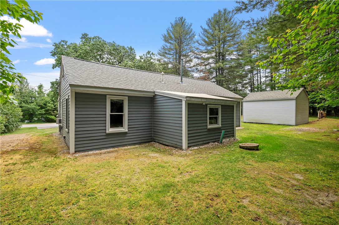 202 Round Top Road Burrillville, RI 02830 - Photo 4 of 29