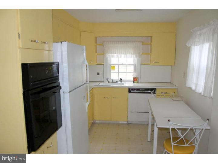 325 Sutherland Road Ewing, NJ 08618 - Photo 3 of 15 Kitchen