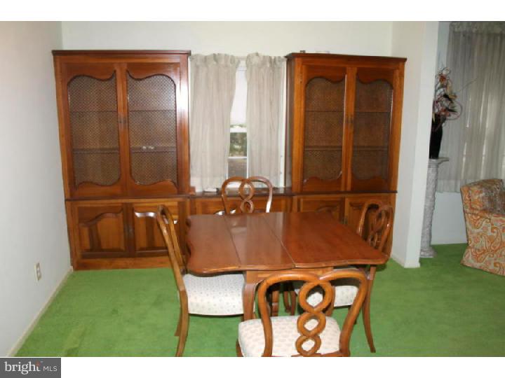 325 Sutherland Road Ewing, NJ 08618 - Photo 4 of 15 Dining Room