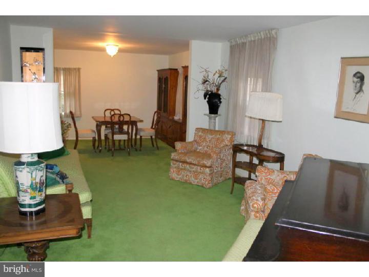 325 Sutherland Road Ewing, NJ 08618 - Photo 7 of 15 Living Room