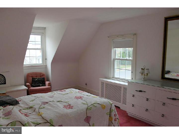 325 Sutherland Road Ewing, NJ 08618 - Photo 9 of 15 Bedroom - Main