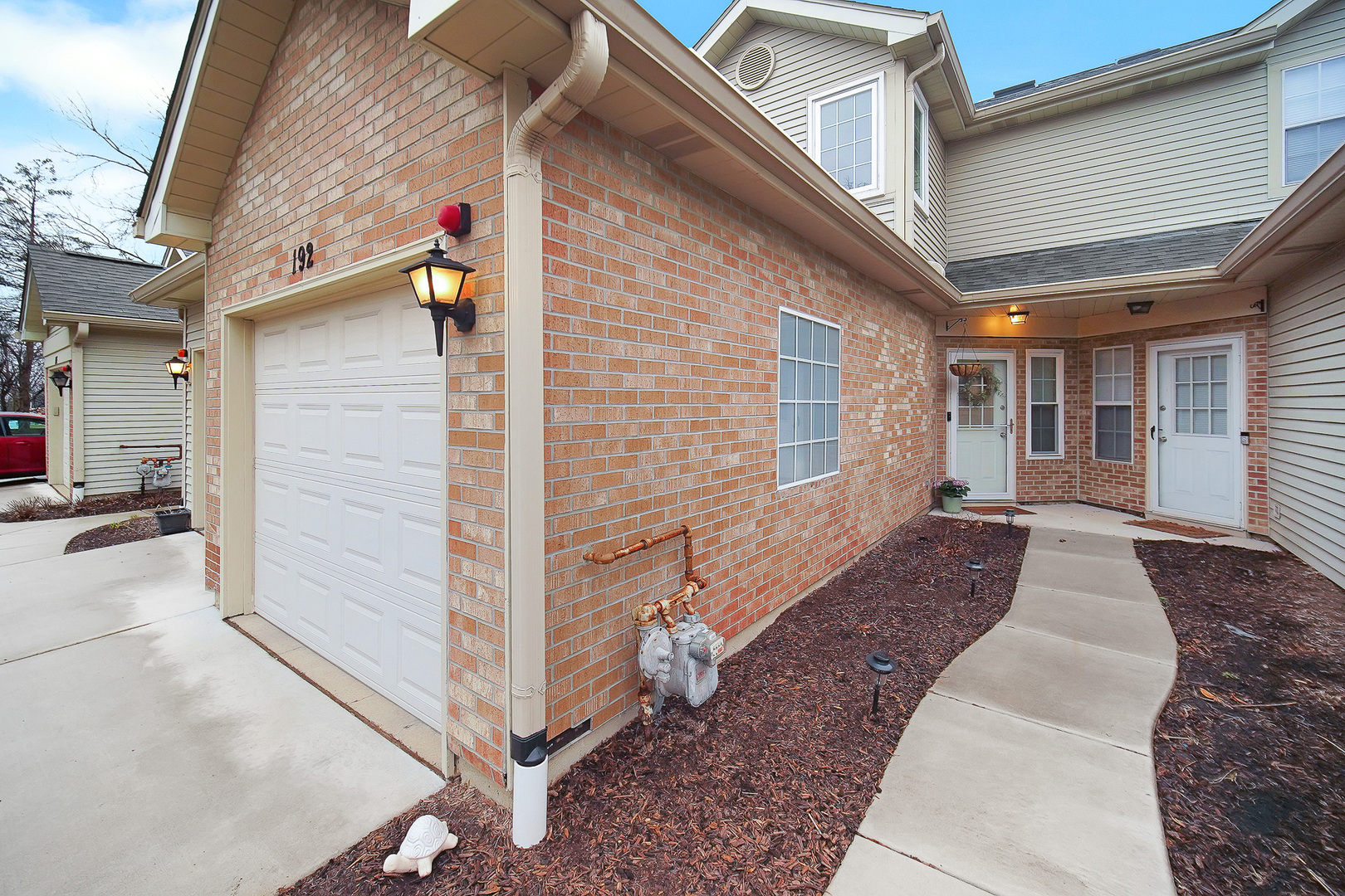 192 Golfview Drive Glendale Heights, IL 60139 - Photo 2 of 27