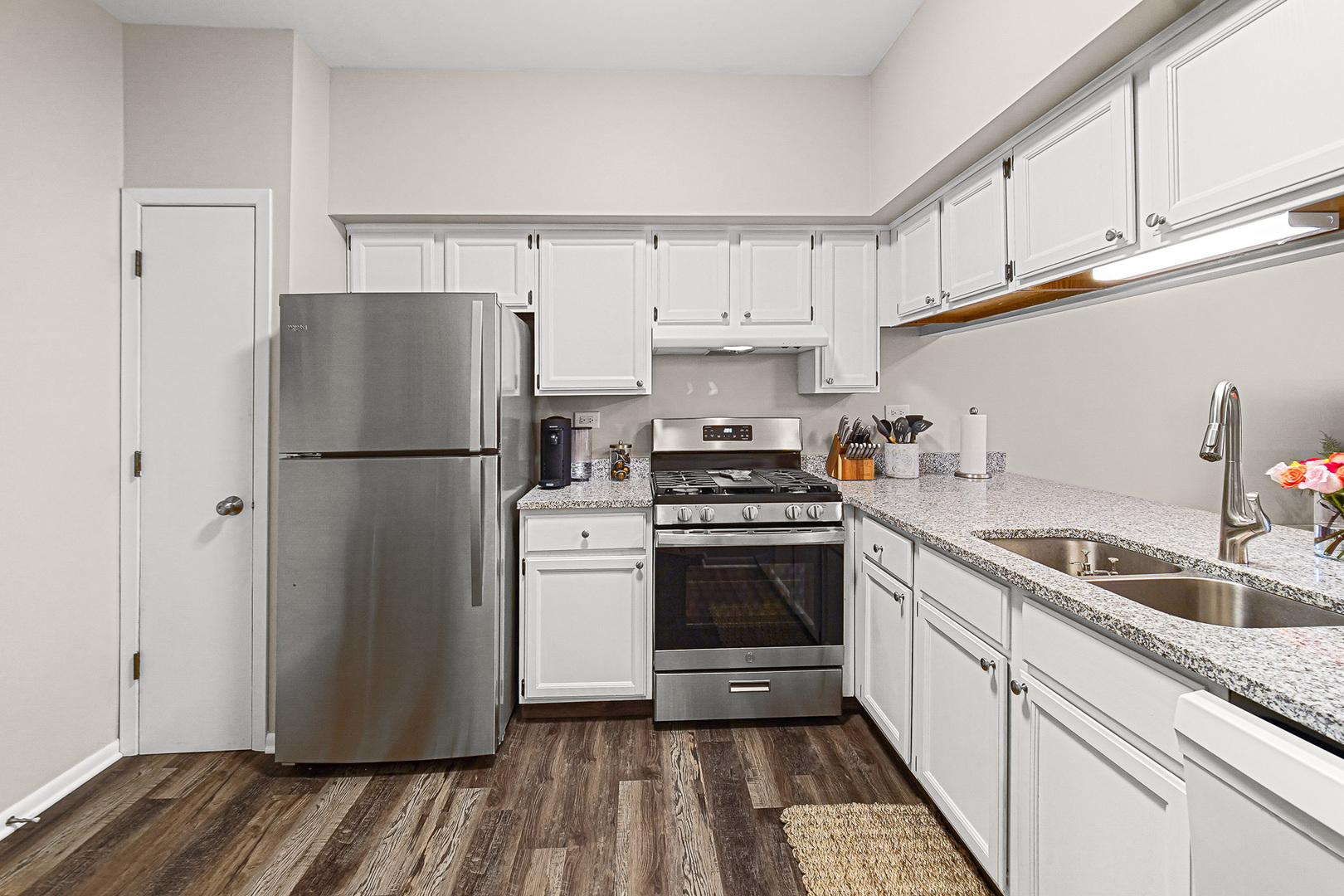 192 Golfview Drive Glendale Heights, IL 60139 - Photo 7 of 27