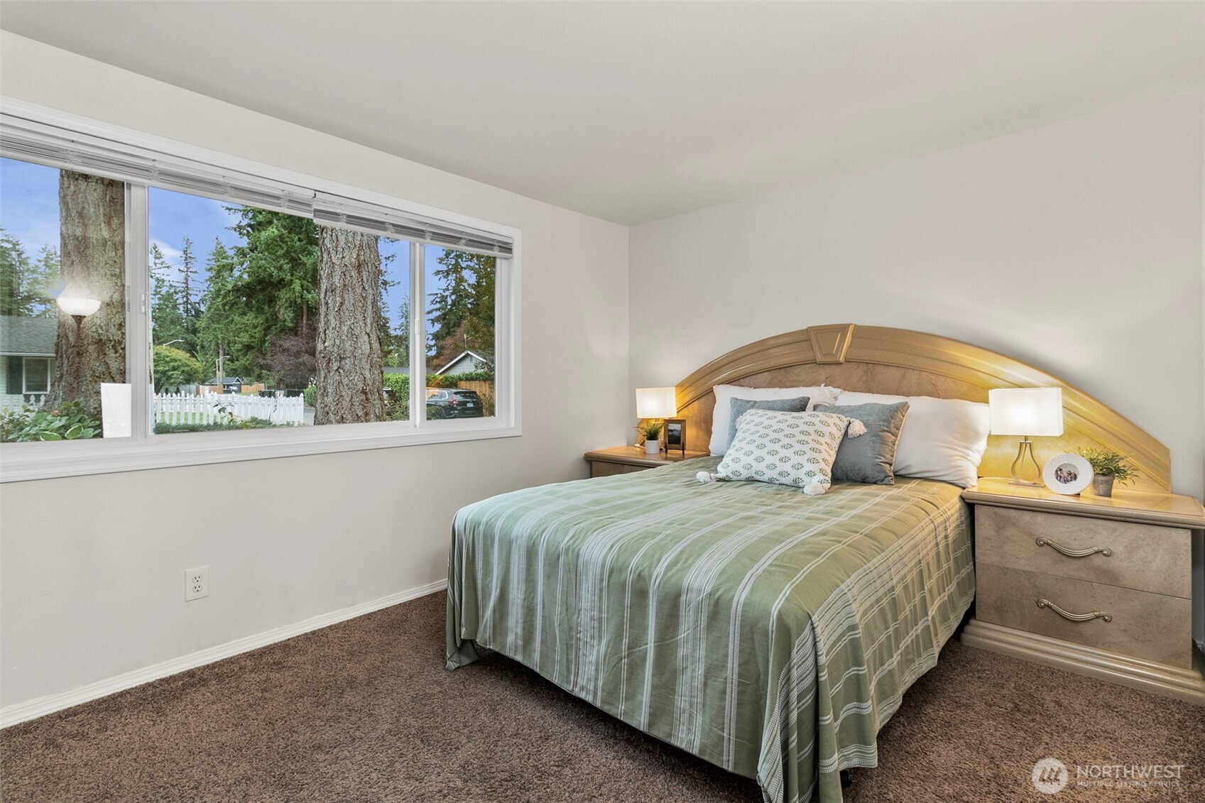 26604 191st Place Southeast Covington, WA 98042 - Photo 17 of 34 a bedroom with a bed and window