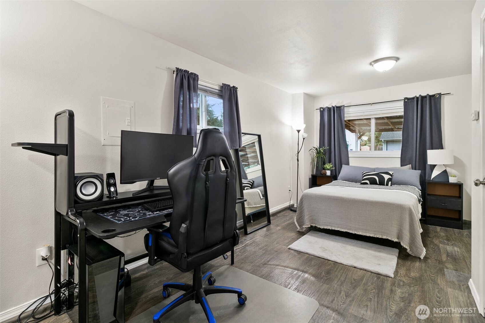 26604 191st Place Southeast Covington, WA 98042 - Photo 19 of 34 a bedroom with furniture and a window