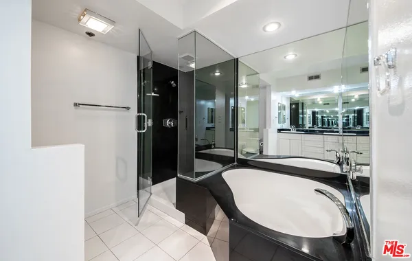 $6,325 | 2910 Neilson Way, Unit 308, Santa Monica, CA 90405