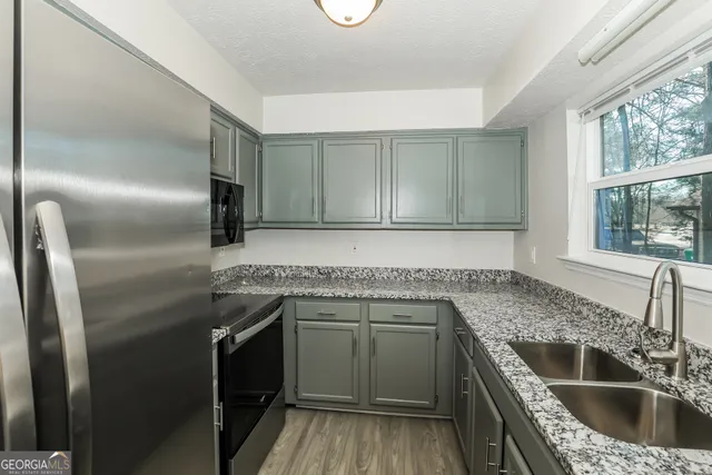 $1,815 | 9319 Forest Knoll Drive, Jonesboro, GA 30238