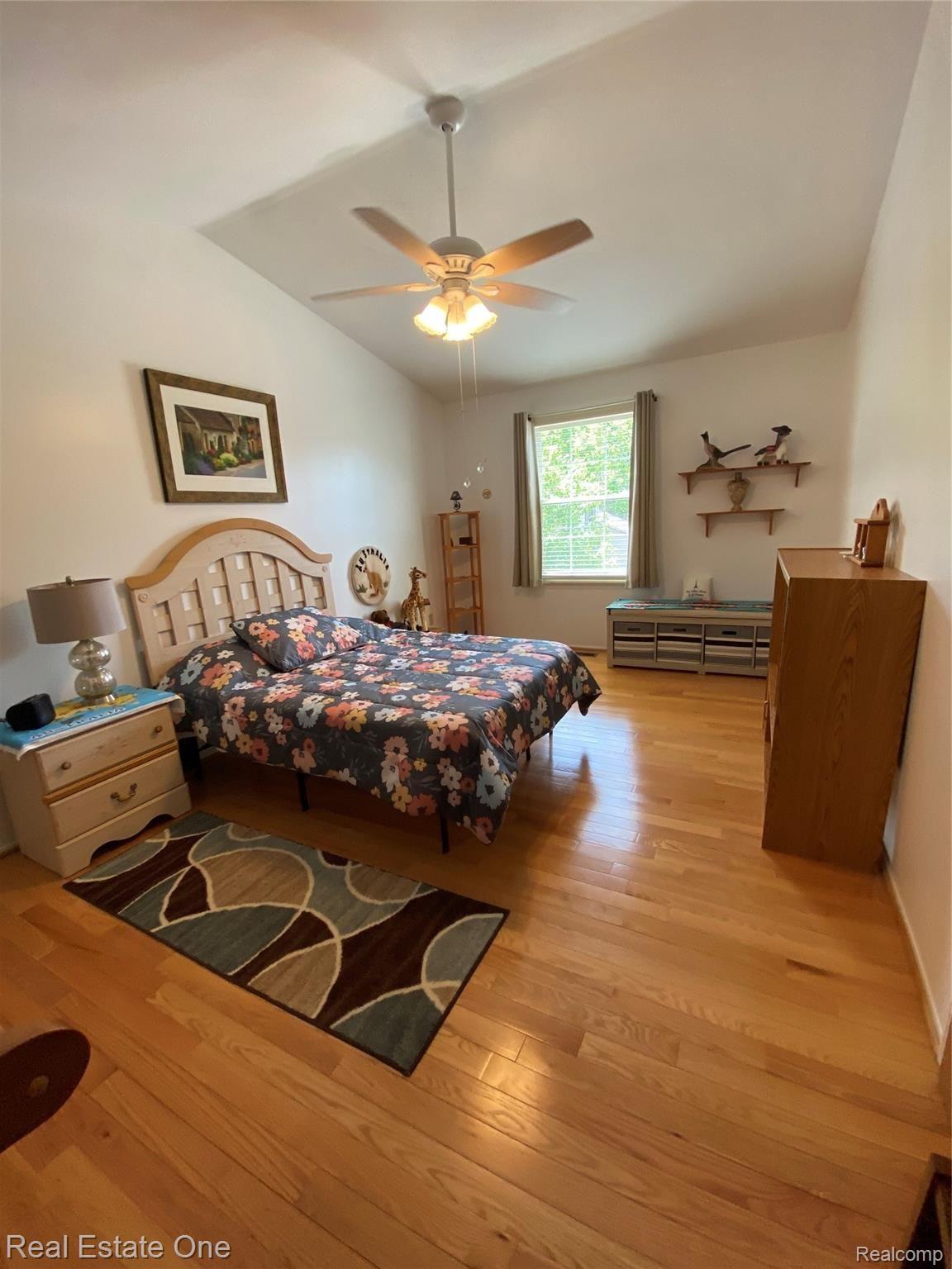 110 Pine Tree Ridge, Unit 4 Waterford, MI 48327 - Photo 22 of 39 IMG_3094.jpg