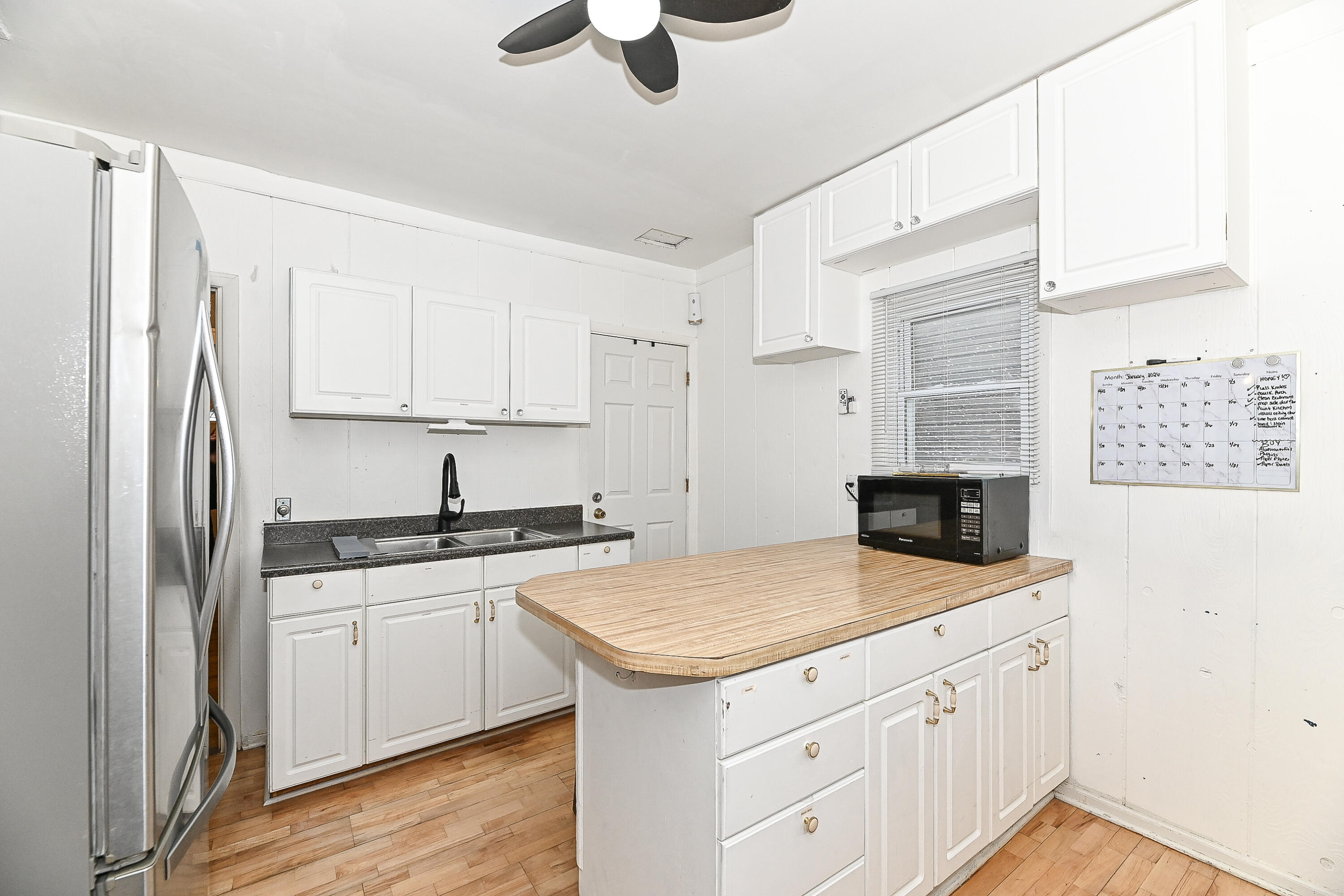 2031 Slauson Avenue Racine, WI 53403 - Photo 17 of 38 Kitchen