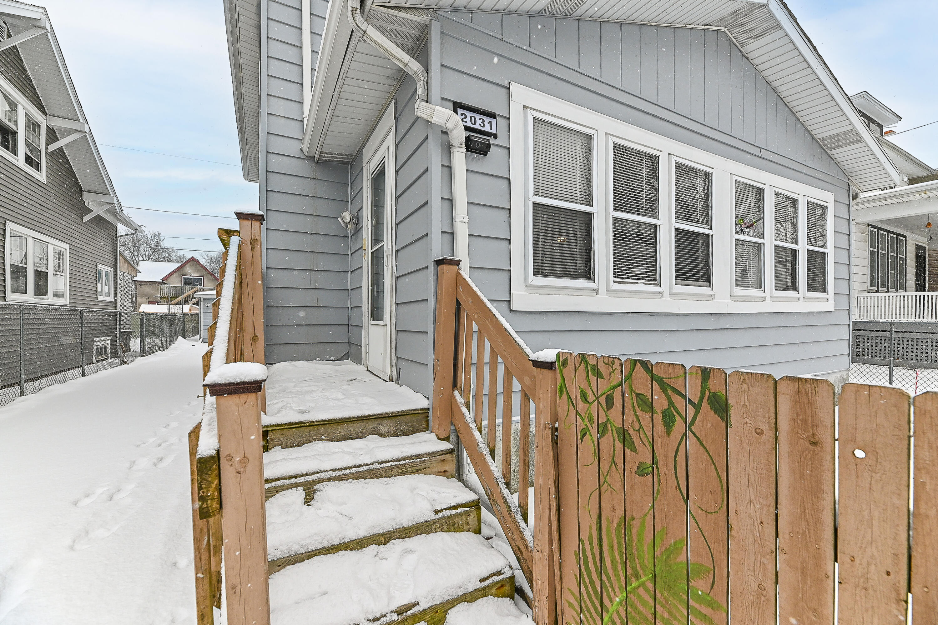 2031 Slauson Avenue Racine, WI 53403 - Photo 2 of 38 Inviting entrance