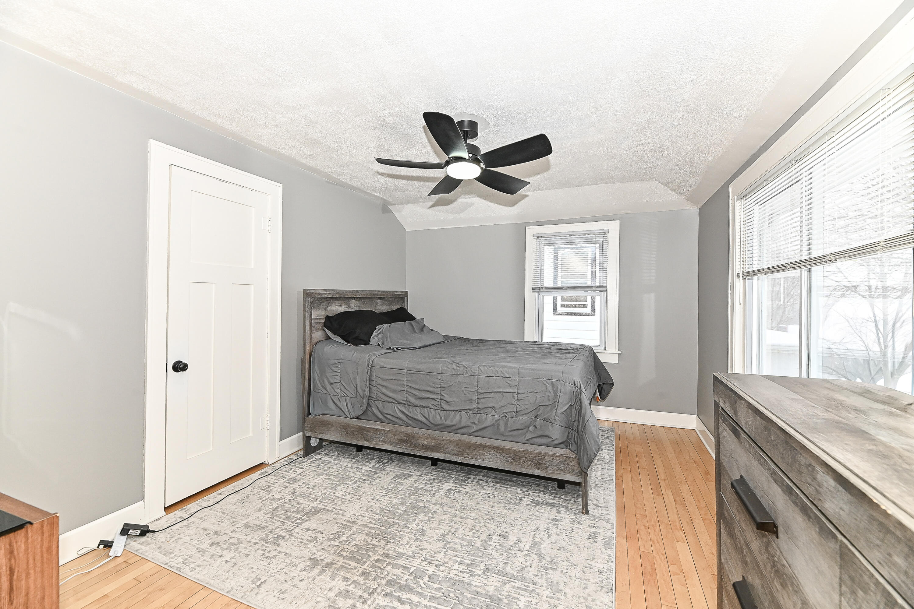 2031 Slauson Avenue Racine, WI 53403 - Photo 24 of 38 Primary bedroom