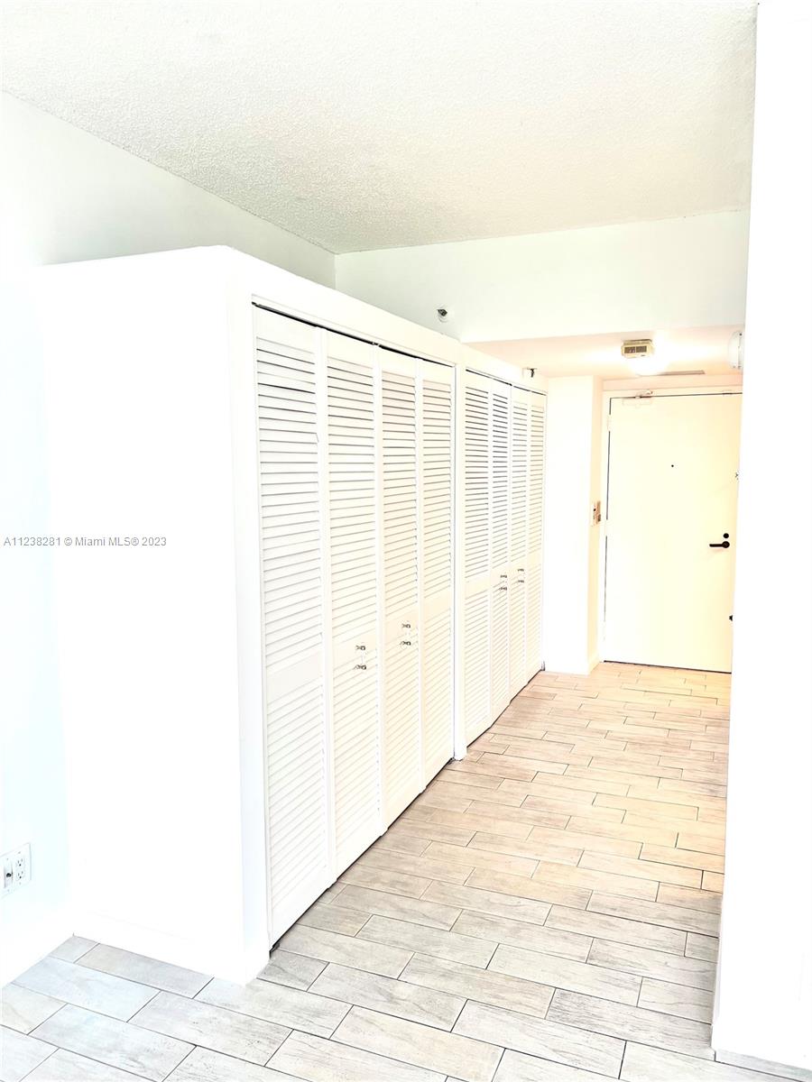 520 Brickell Key Drive, Unit A917 Miami, FL 33131 - Photo 8 of 12 a view of an empty room
