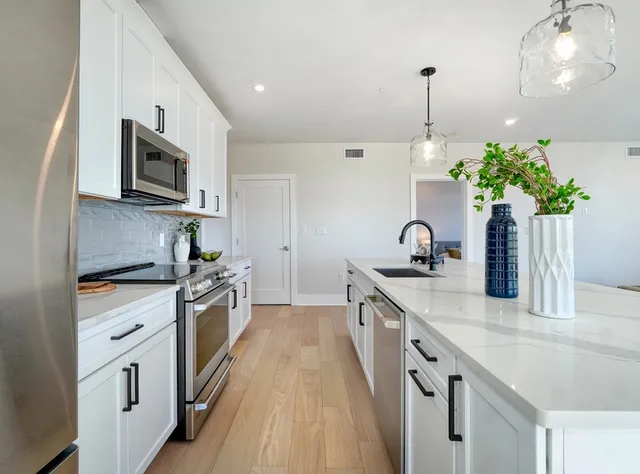 $3,600 | 62 Foundry Street, Unit 506, Wakefield, MA 01880