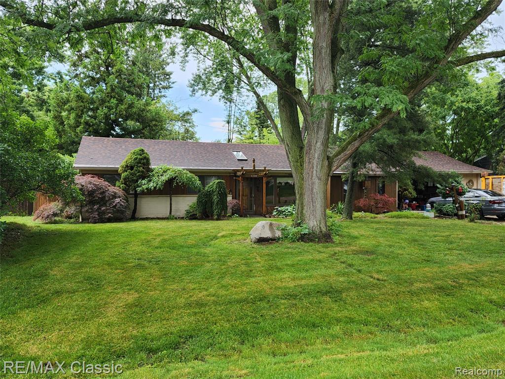 6388 Hermana Road West Bloomfield, MI 48324 - Photo 21 of 34
