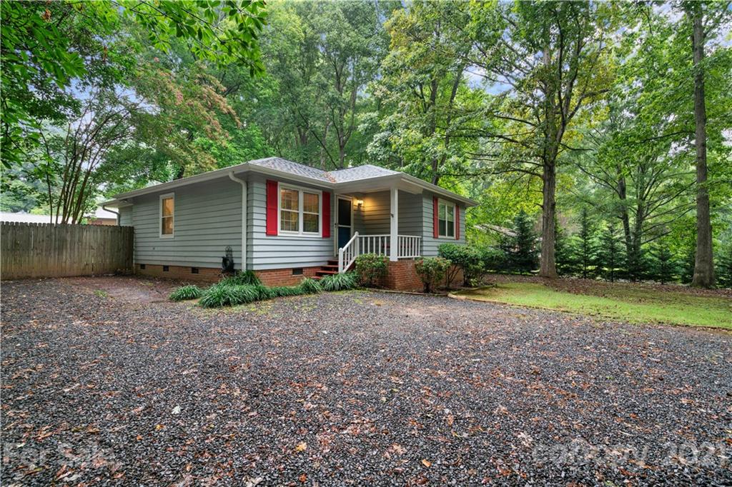 5916 Senconee Road Matthews, NC 28104 - Photo 3 of 19 Gallery Image 3