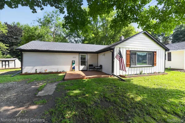 $239,900 | 4714 Monterey Avenue, Clarkston, MI 48348