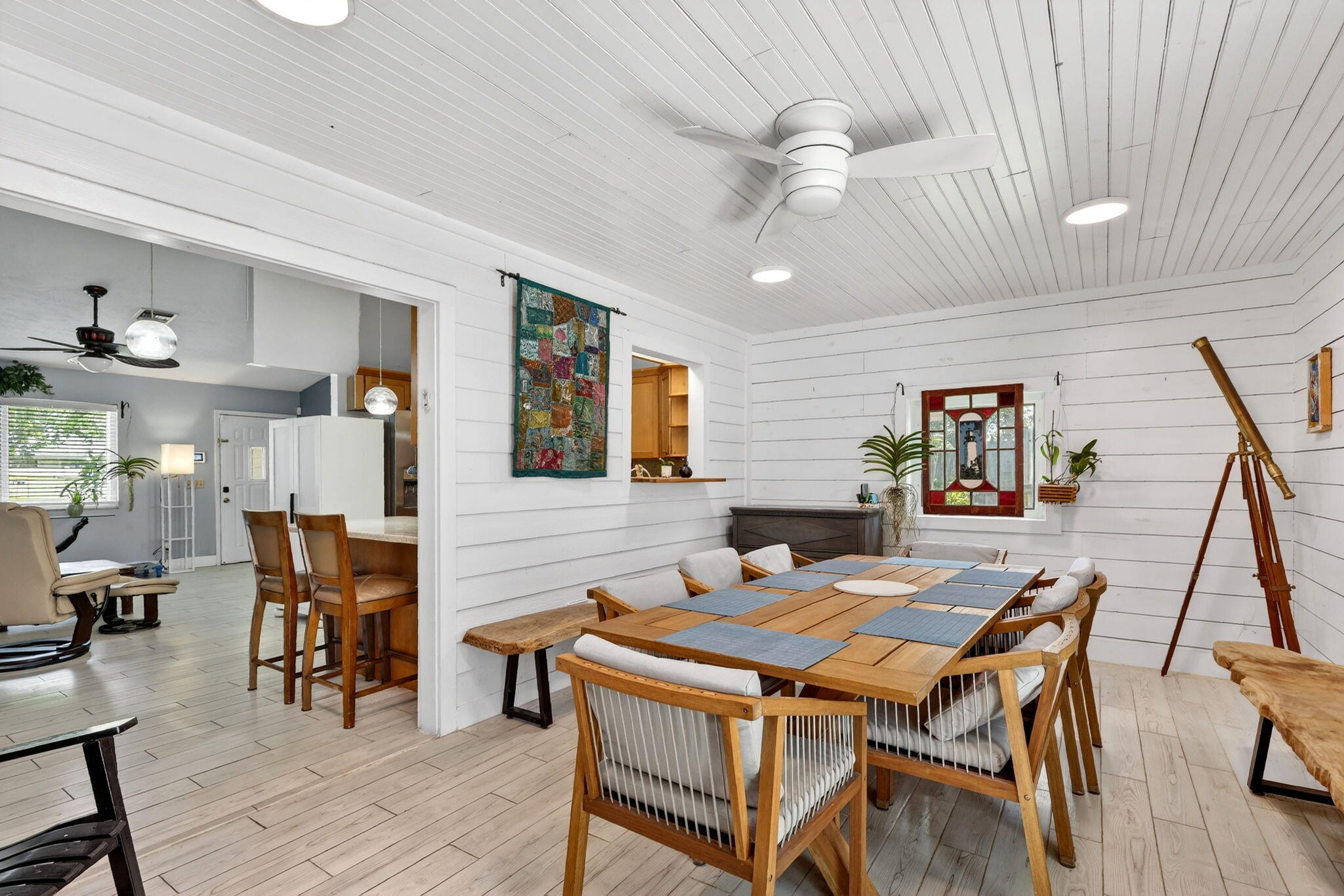 8143 Southeast Woodland Road Hobe Sound, FL 33455 - Photo 8 of 29 16-web-or-mls-5P1A7944