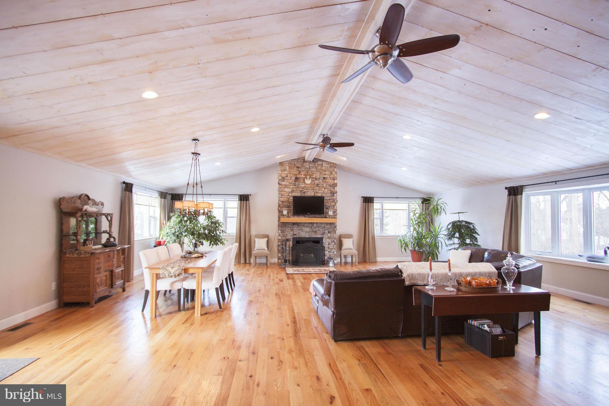 2113 Swartz Road Darlington, MD 21034 - Photo 2 of 27 Living Room