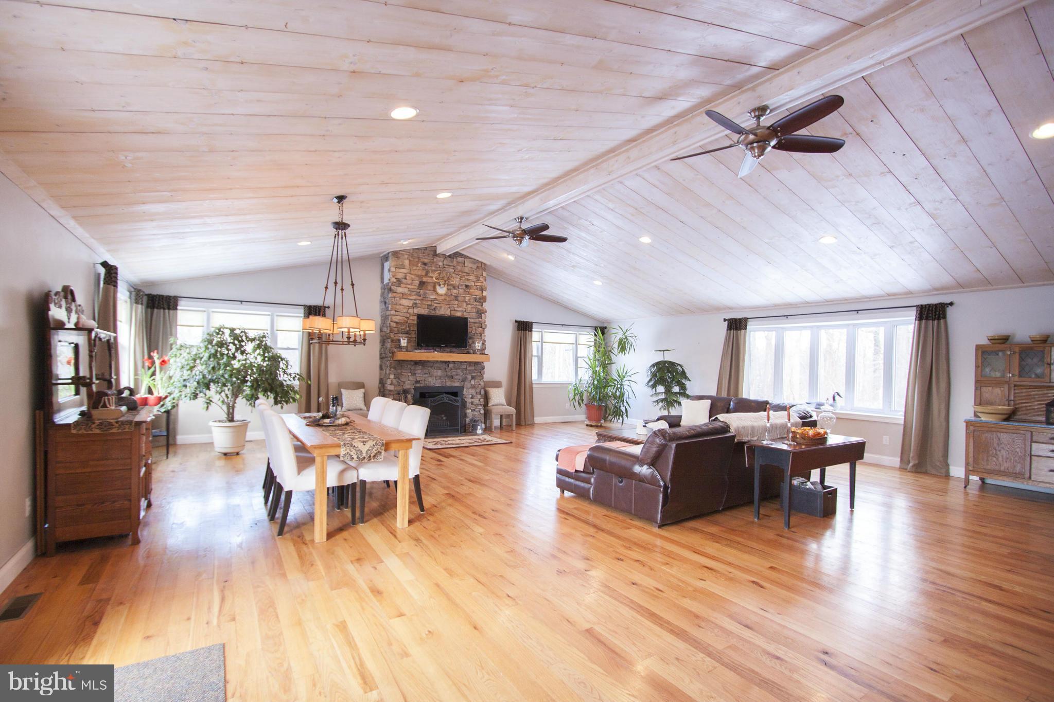 2113 Swartz Road Darlington, MD 21034 - Photo 3 of 27 Living Room
