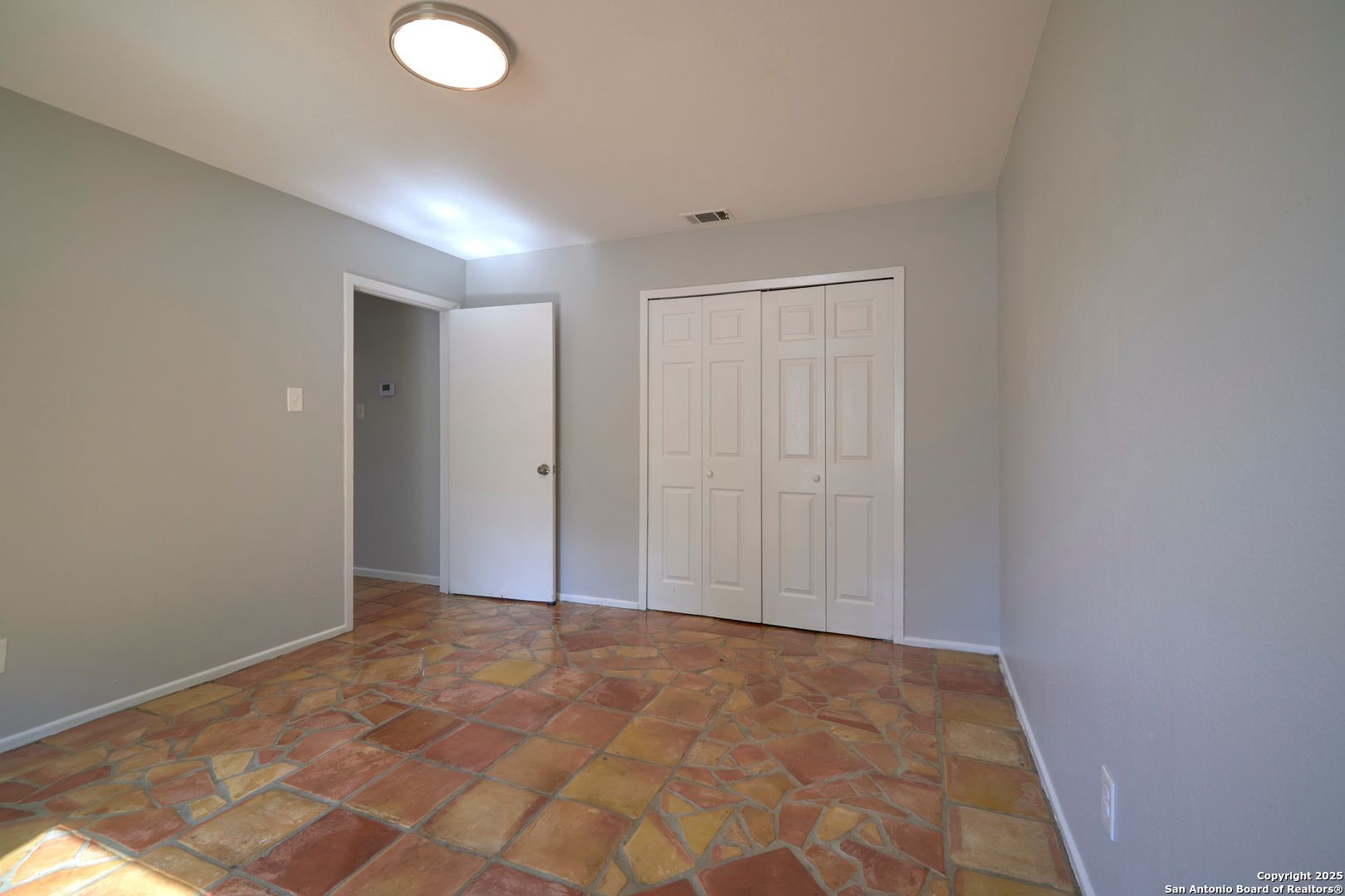 418 Verne Street, Unit 3 San Antonio, TX 78221 - Photo 16 of 21 a view of an empty room