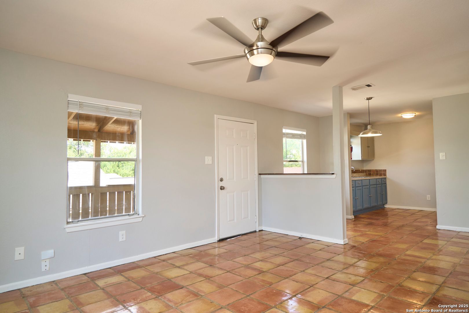 418 Verne Street, Unit 3 San Antonio, TX 78221 - Photo 5 of 21 a view of an empty room with a window