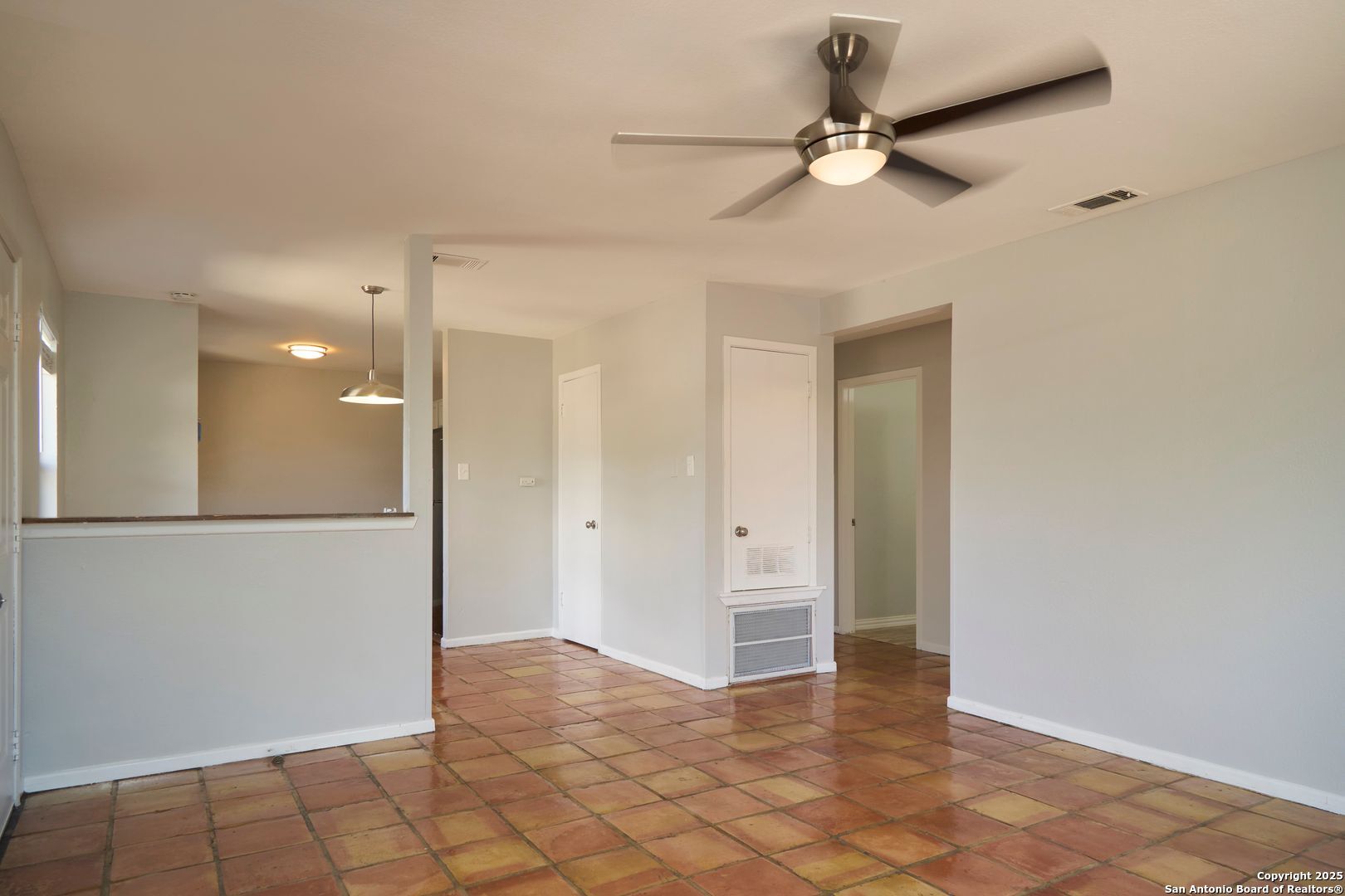 418 Verne Street, Unit 3 San Antonio, TX 78221 - Photo 6 of 21 a view of an empty room