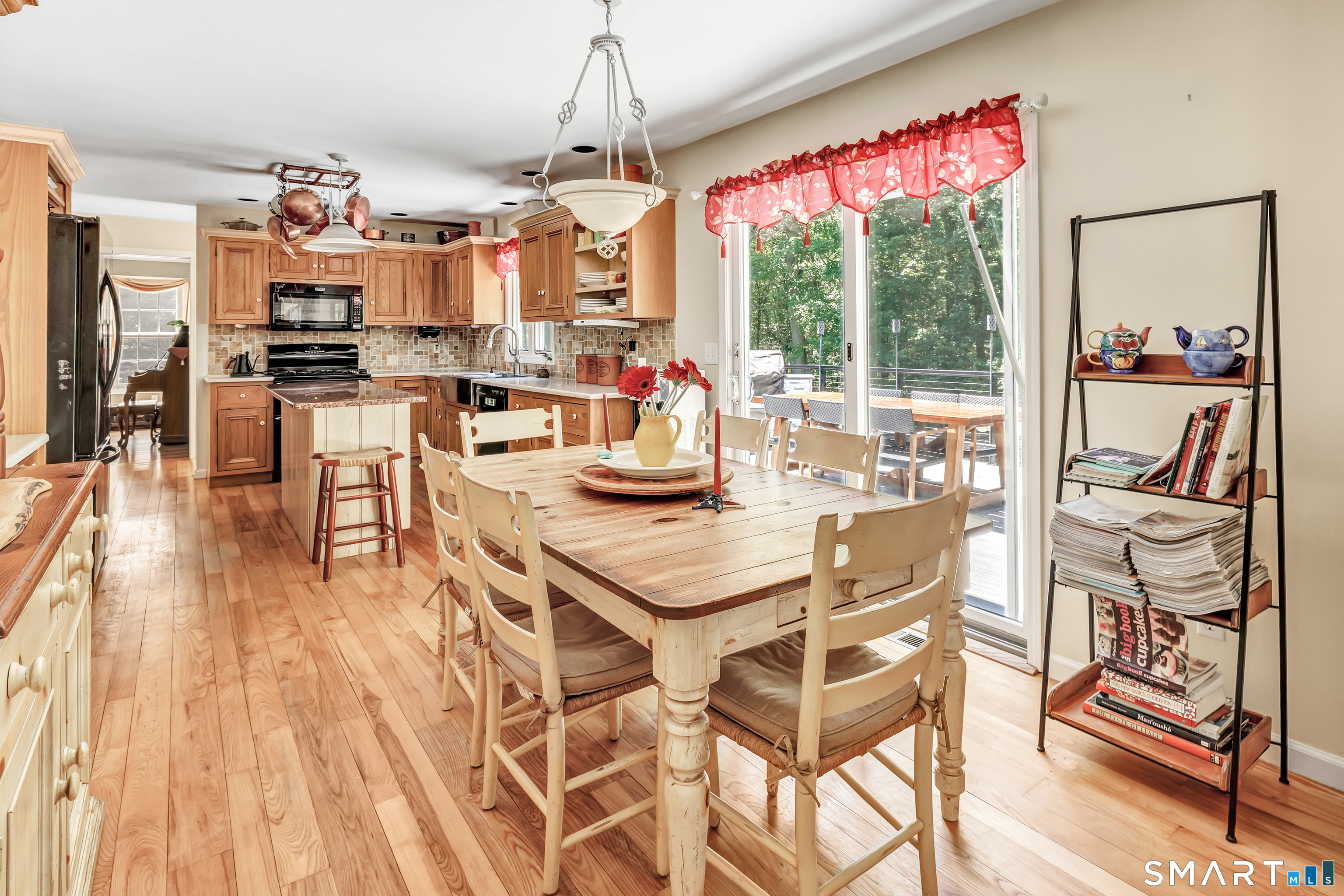 995 Beaver Dam Road Stratford, CT 06614 - Photo 17 of 40