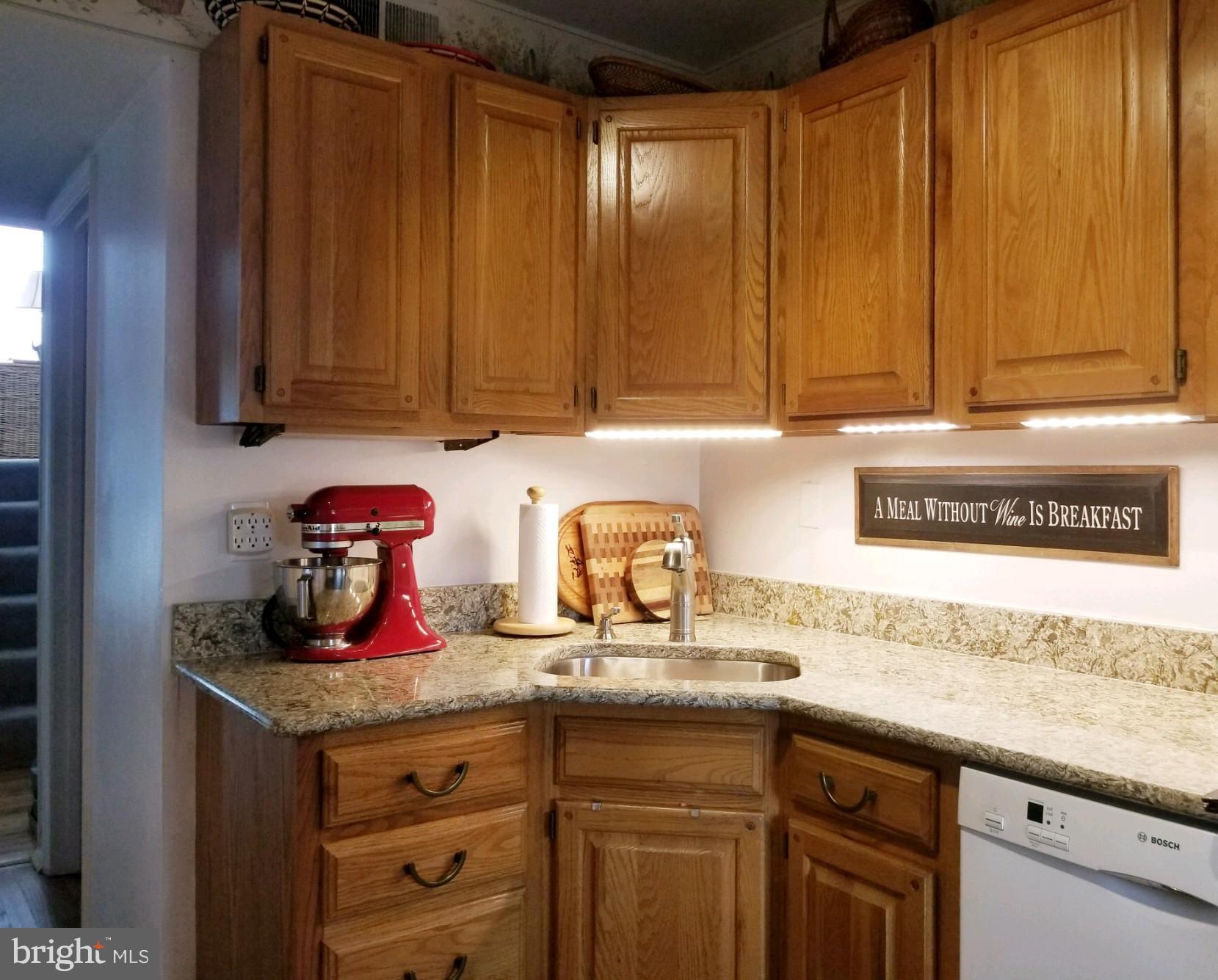5504 Miles Court Springfield, VA 22151 - Photo 5 of 29 New Quartz Countertops & SS Sink