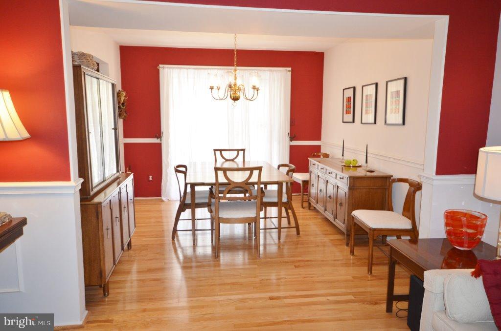 5504 Miles Court Springfield, VA 22151 - Photo 6 of 29 Large Dining Room