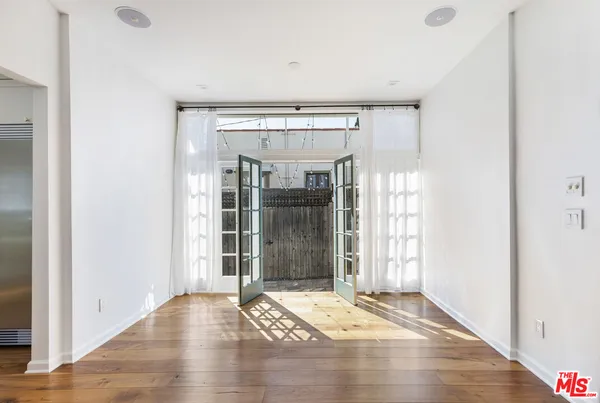 $9,200 | 3472 Rowena Avenue, Los Angeles, CA 90027