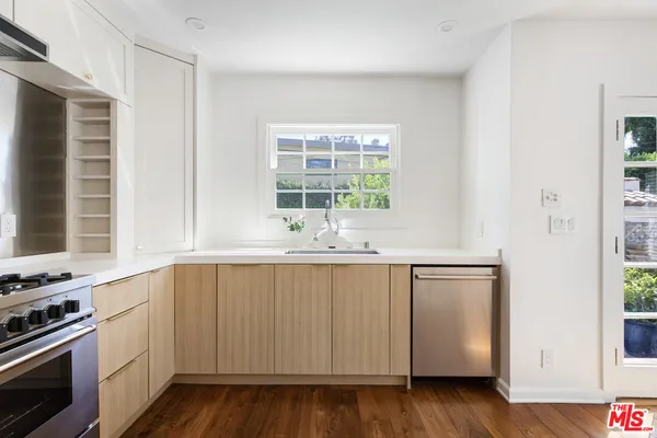 $9,200 | 3472 Rowena Avenue, Los Angeles, CA 90027