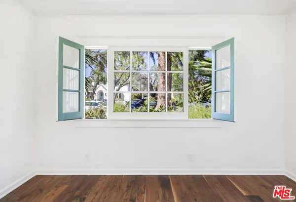 $9,200 | 3472 Rowena Avenue, Los Angeles, CA 90027