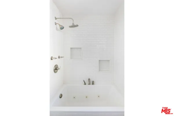 $9,200 | 3472 Rowena Avenue, Los Angeles, CA 90027