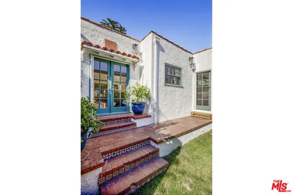 $9,200 | 3472 Rowena Avenue, Los Angeles, CA 90027