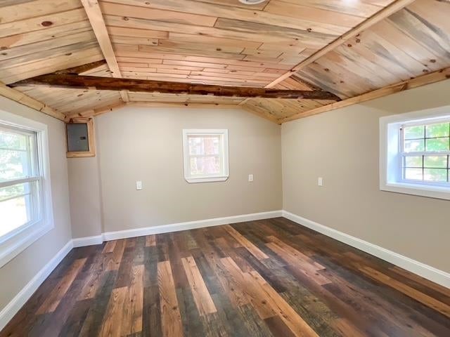 626 Carolyn Road Harrison, MI 48625 - Photo 10 of 22 Gallery Image 10