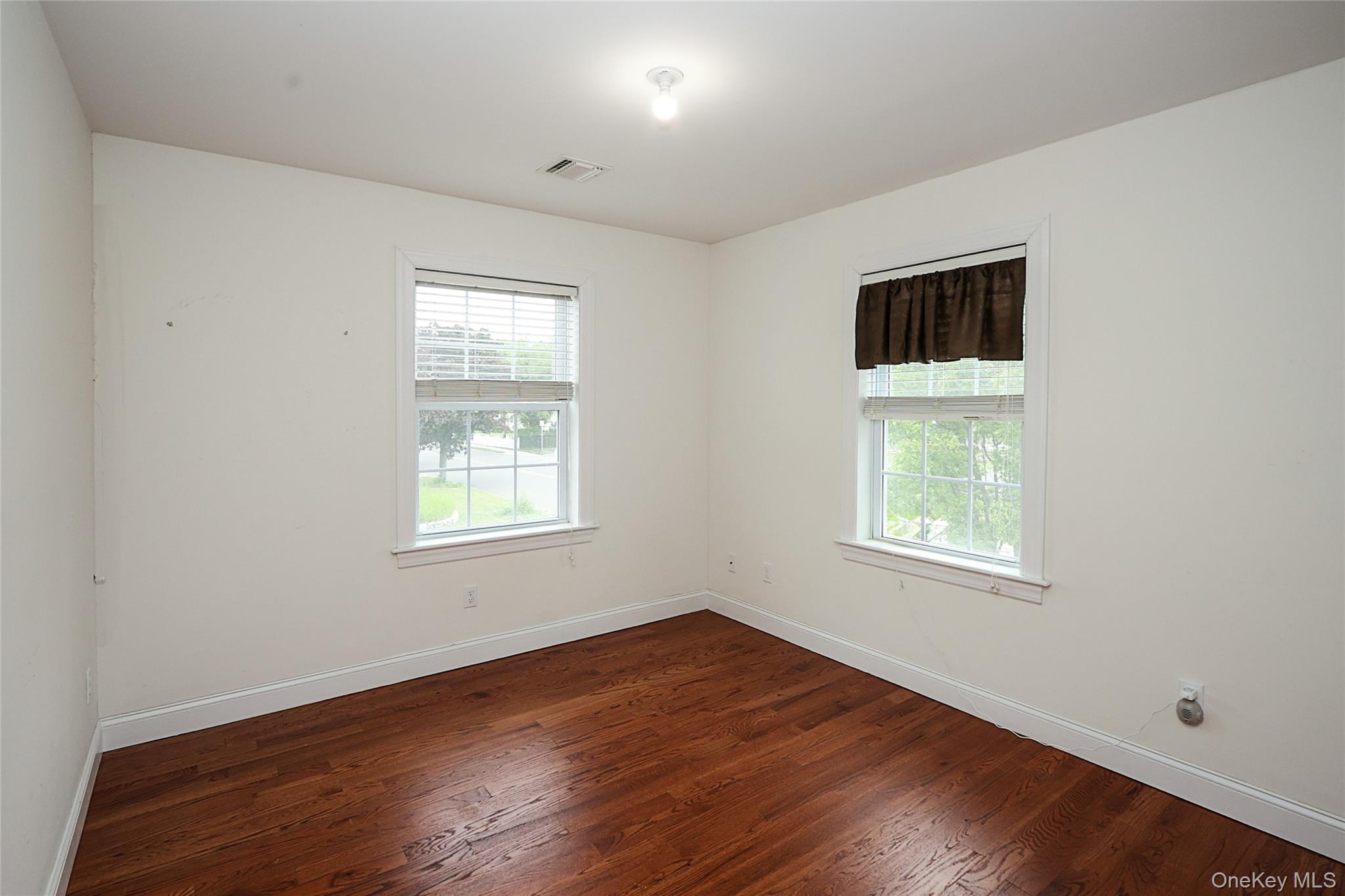 370 Rider Avenue Patchogue, NY 11772 - Photo 23 of 40