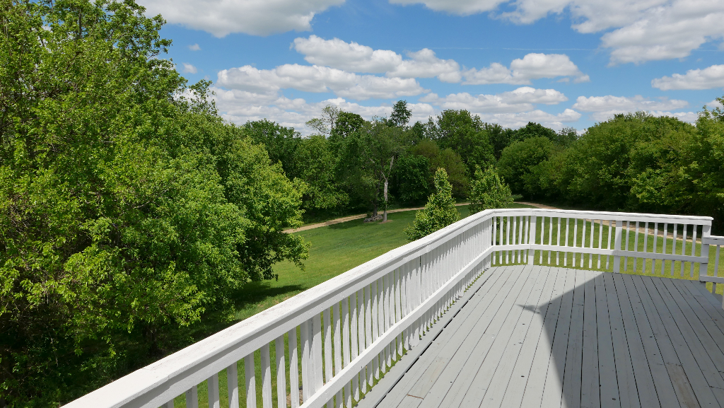 2346 West Longhollow Road Elizabeth, IL 61028 - Photo 30 of 44 a view of balcony with a garden