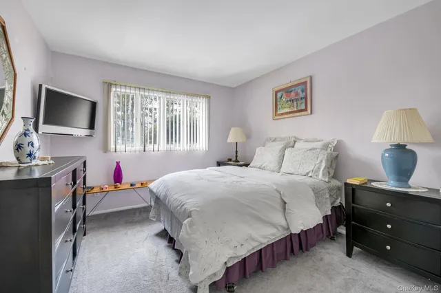 $1,700,000 | 1 Crystal Drive, Great Neck, NY 11021