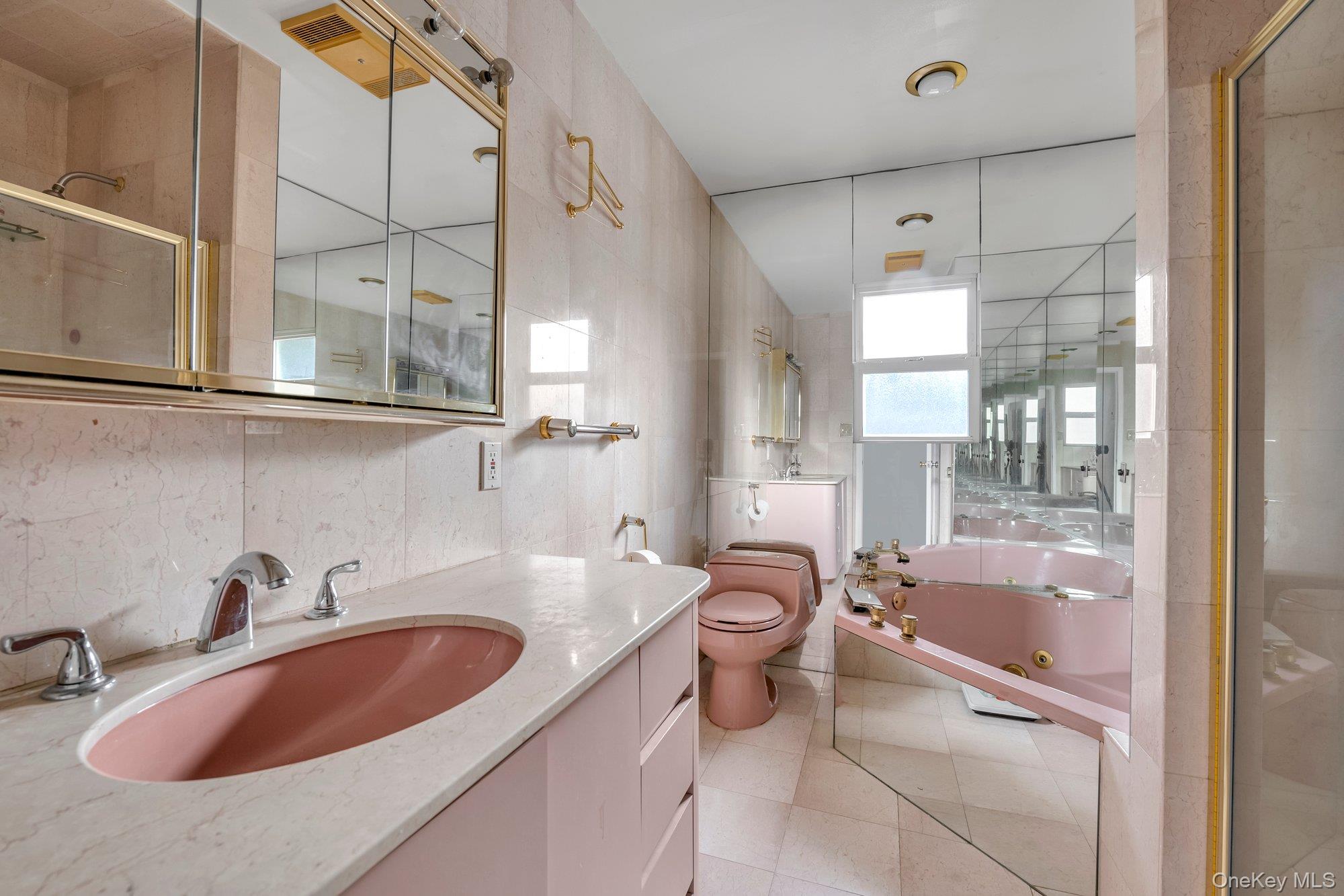 1 Crystal Drive Great Neck, NY 11021 - Photo 16 of 23