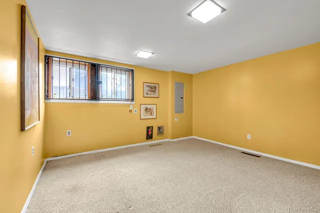 $1,700,000 | 1 Crystal Drive, Great Neck, NY 11021