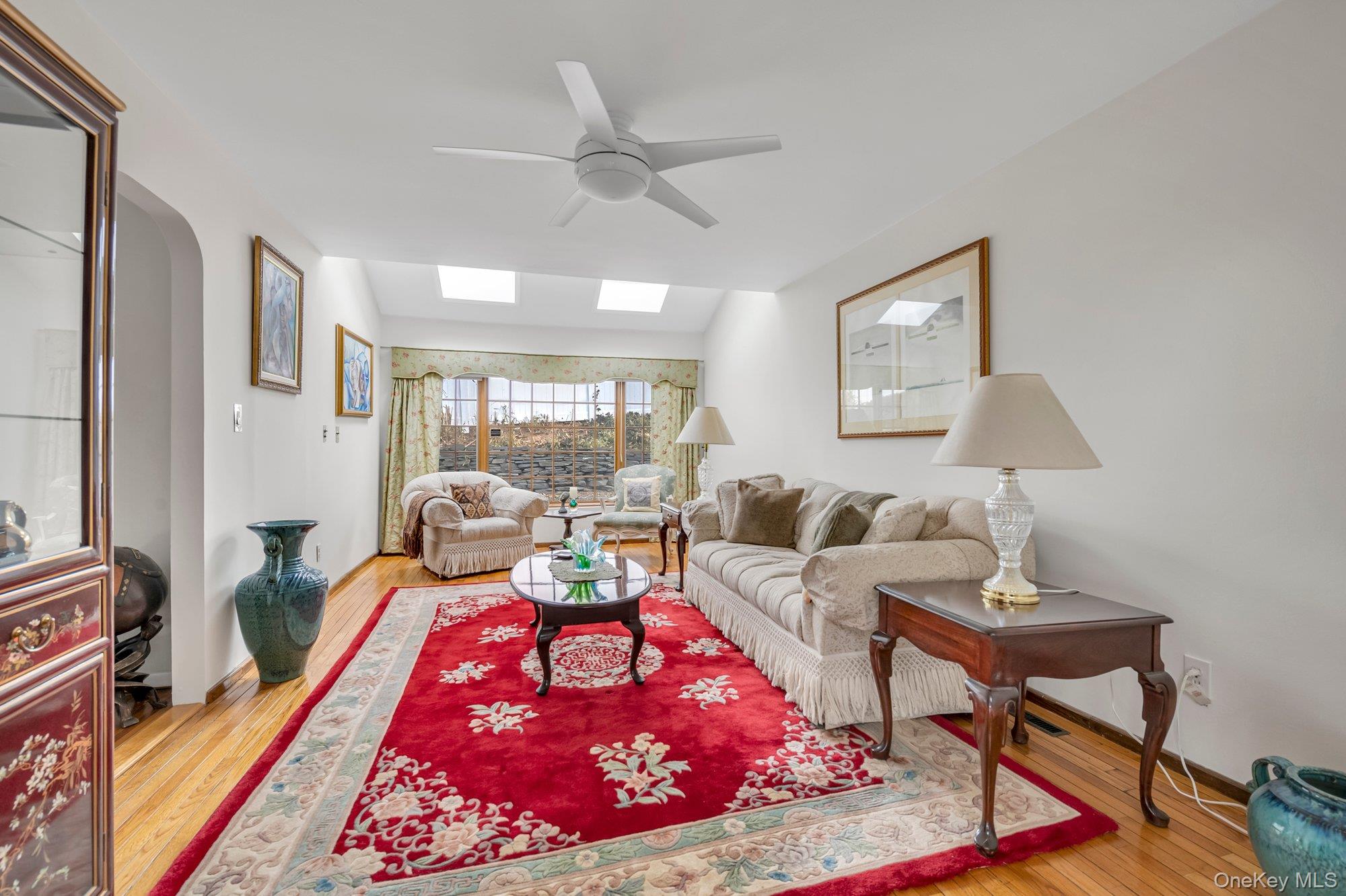 1 Crystal Drive Great Neck, NY 11021 - Photo 6 of 23