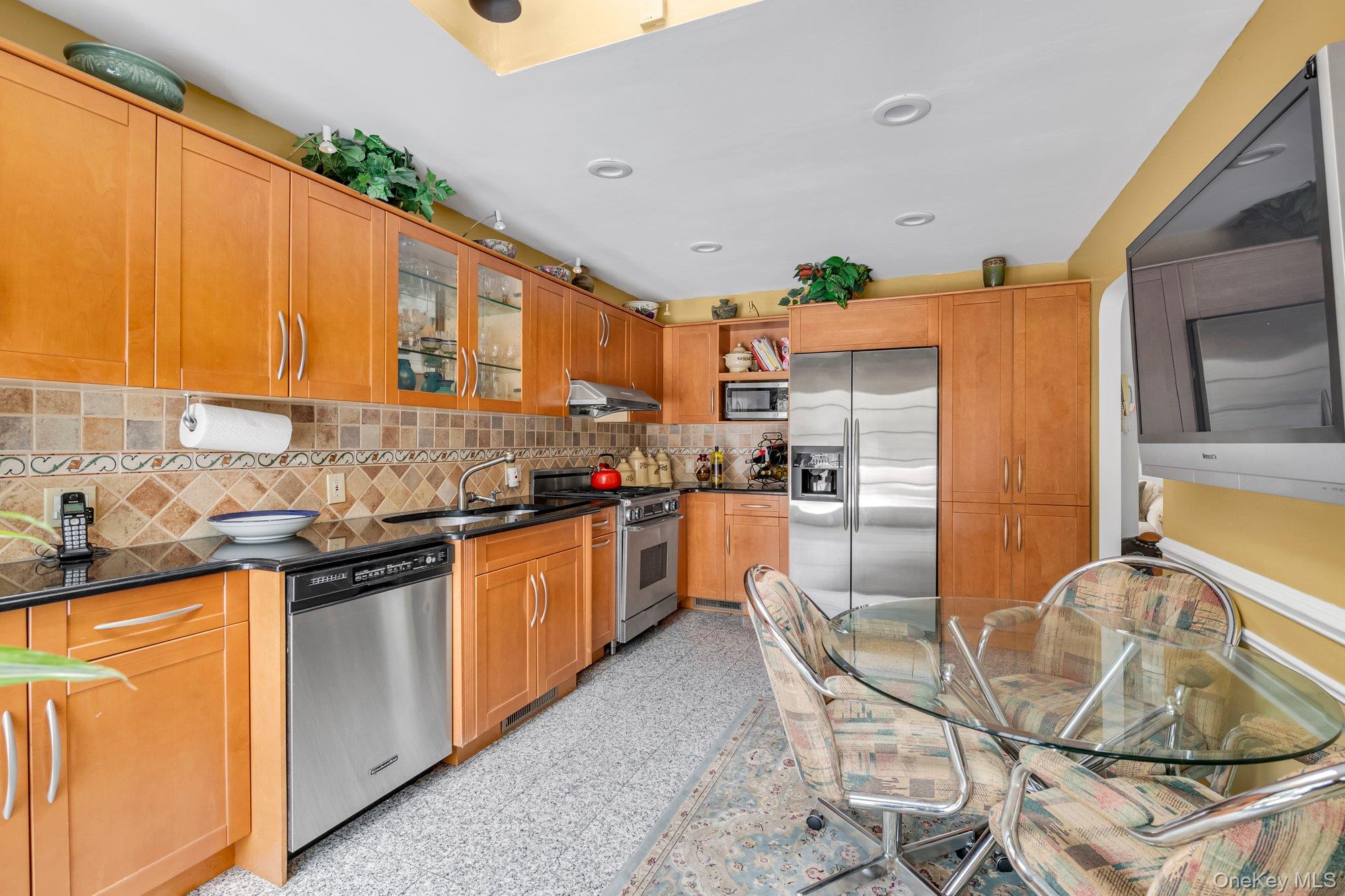 1 Crystal Drive Great Neck, NY 11021 - Photo 10 of 23