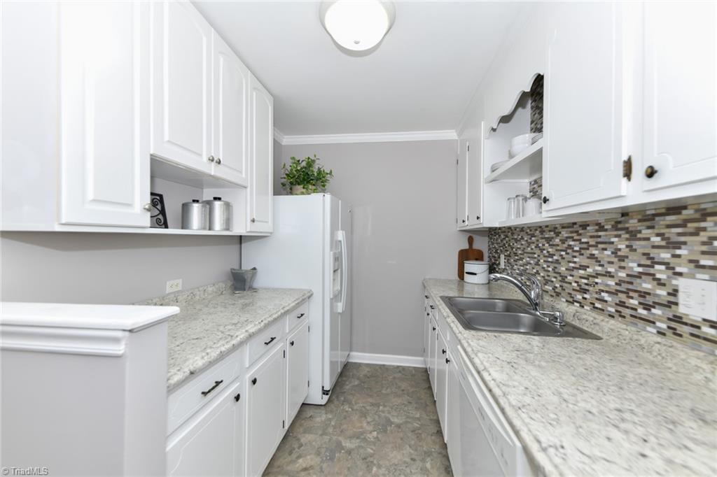 5745 Bramblegate Road, Unit E Greensboro, NC 27409 - Photo 13 of 27 Gallery Image 13