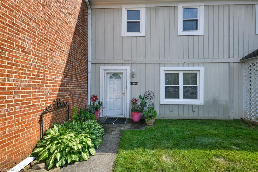 5745 Bramblegate Road, Unit E Greensboro, NC 27409 - Photo 2 of 27 Gallery Image 2