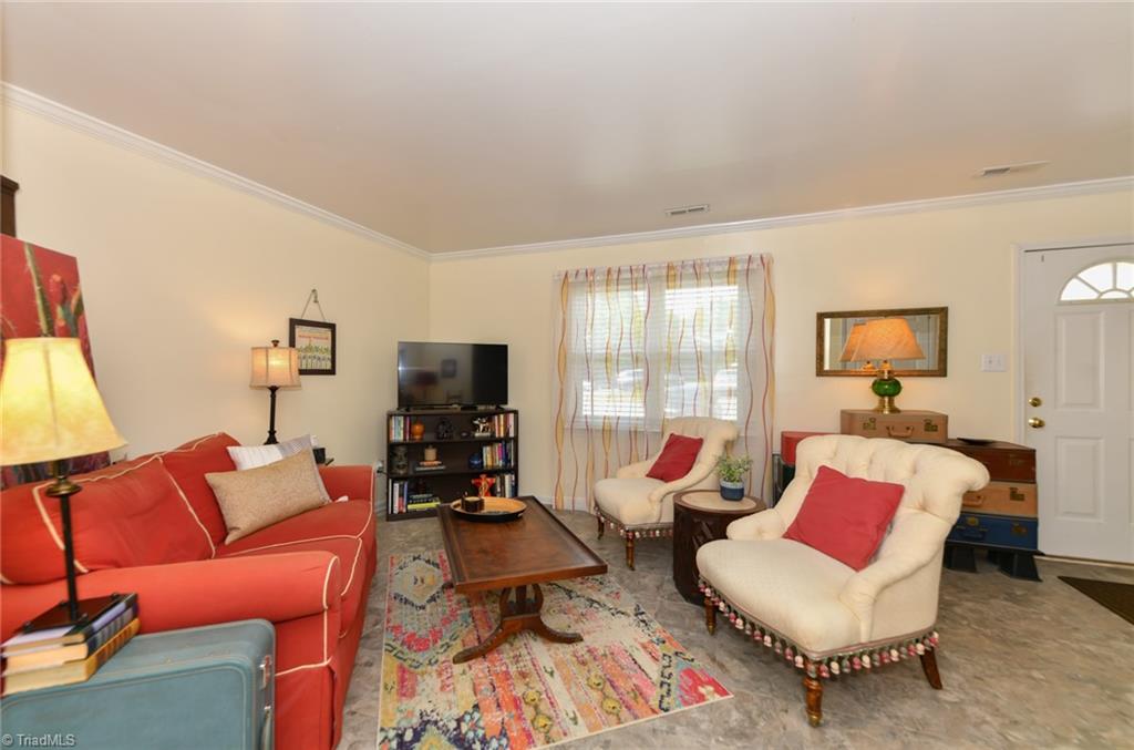 5745 Bramblegate Road, Unit E Greensboro, NC 27409 - Photo 4 of 27 Gallery Image 4