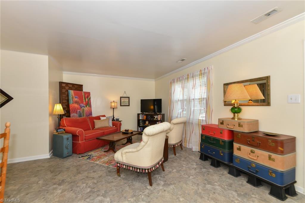 5745 Bramblegate Road, Unit E Greensboro, NC 27409 - Photo 5 of 27 Gallery Image 5
