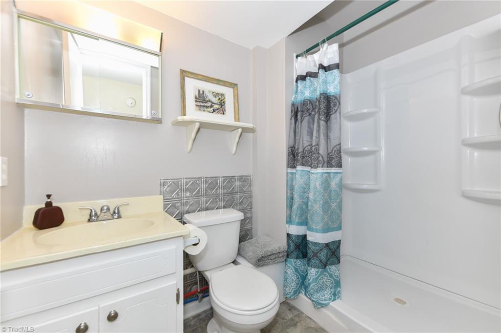 5745 Bramblegate Road, Unit E Greensboro, NC 27409 - Photo 9 of 27 Gallery Image 9