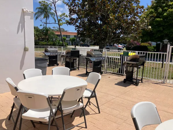 $1,600 | 2600 Southeast Ocean Boulevard, Unit Y15, Stuart, FL 34996